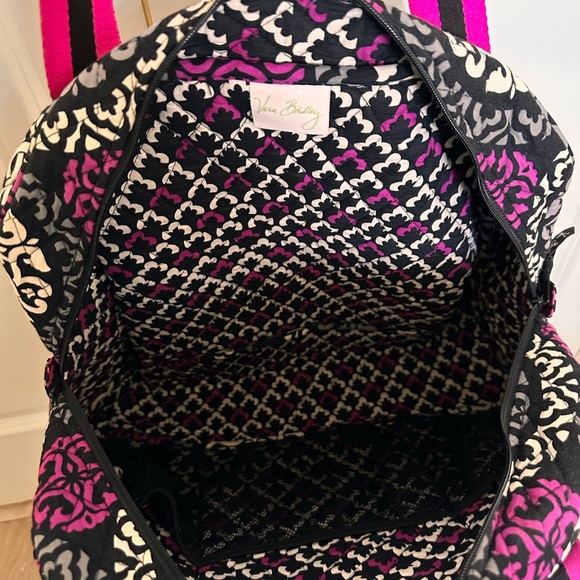 Vera Bradley Retired pattern overnight bag - Picture 3 of 3